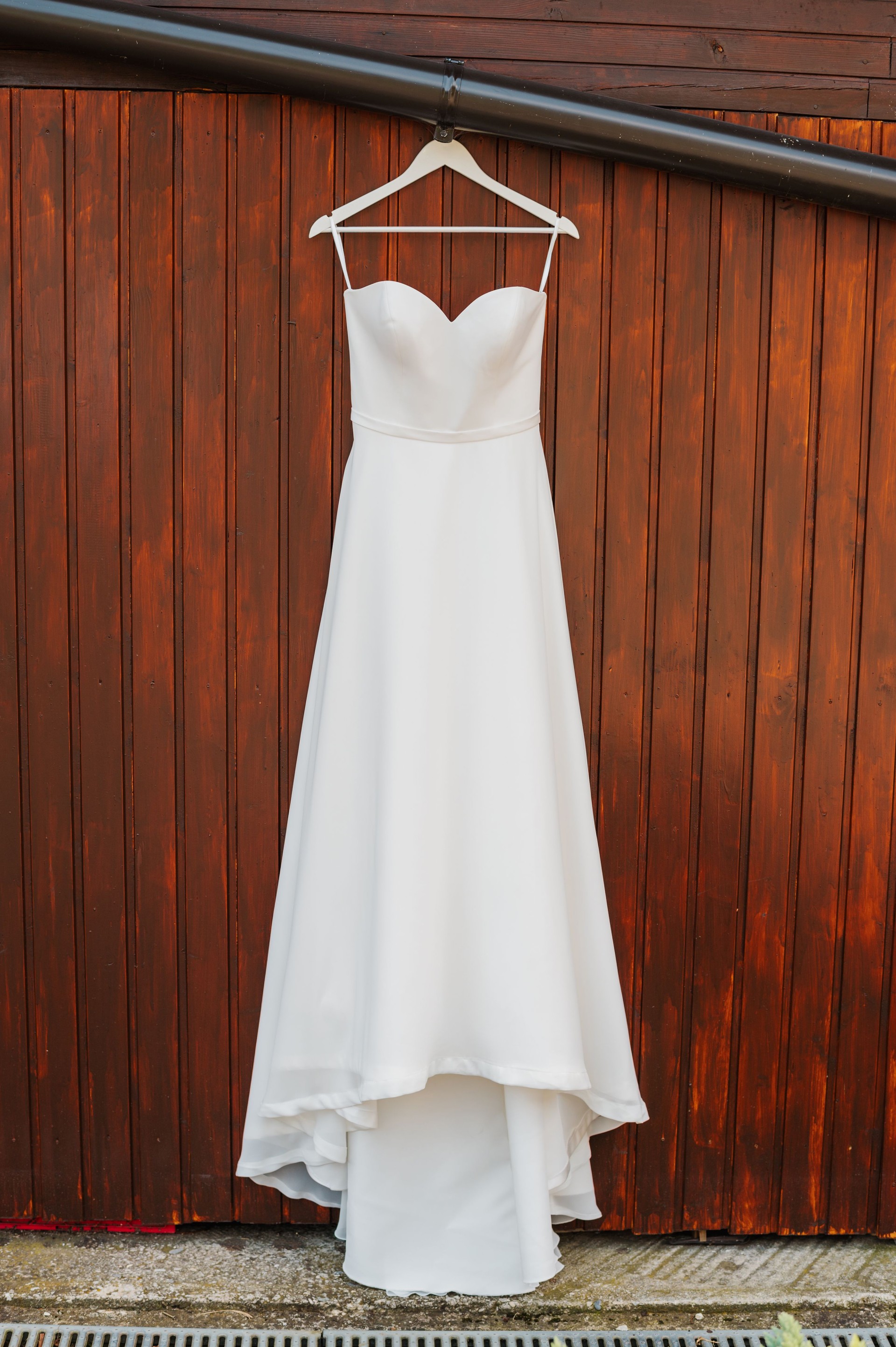 Elegant and simple wedding dress